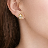 (DCE005) Gold pyramid stud earrings