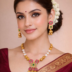 (TJ009) Traditional Gold-Plated Floral Pearl Necklace Set with Earrings