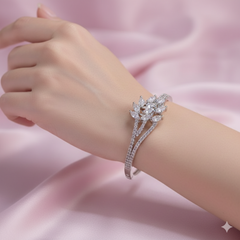 (DCB005) Elegant silver bangle with zirconia details