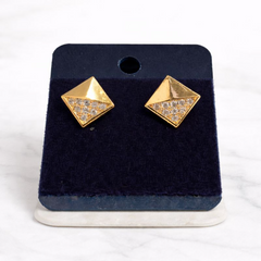 (DCE005) Gold pyramid stud earrings