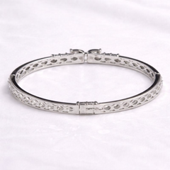 (DCB007) Elegant silver bracelet with butterfly cluster