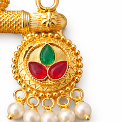 (PA022)Gold earrings with floral motif and pearls of Mangalsutras Pendent
